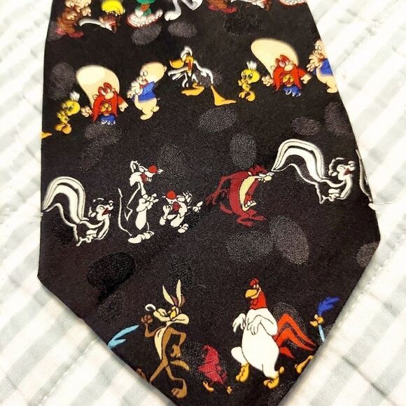 Looney Tunes Mania Tie - Picture 2 of 7